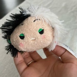 Disney Cruella de Vil (Coat) Mini Tsum Tsum